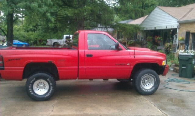 1998_dodge_ram_pickup_1500_2_dr_st_4wd_standard_cab_sb-pic-1750370045230398863-1600×1200-1